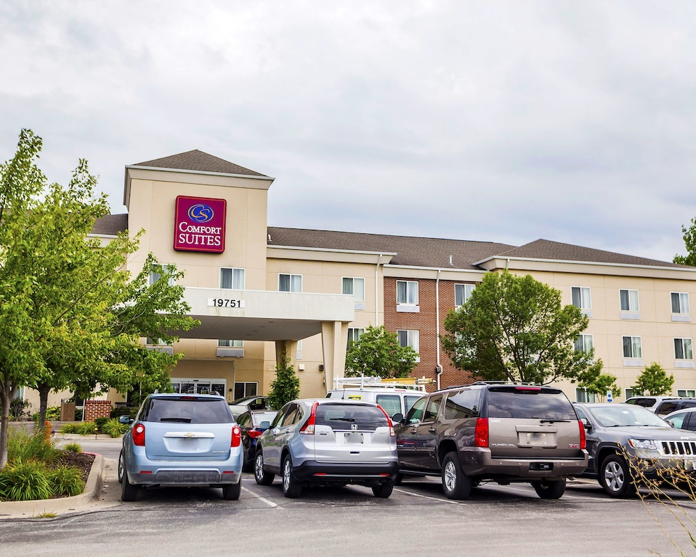 Comfort Suites Independence Kansas City 2/38