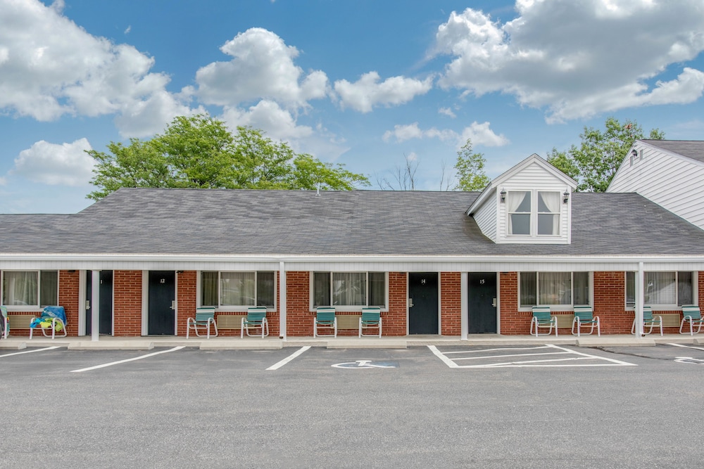 Coachman Inn 3/55