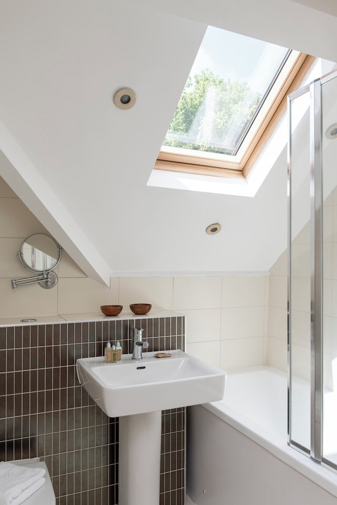 SACO Reading - Castle Crescent 62/64