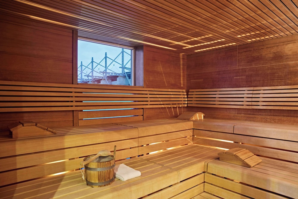 swimming pool spa