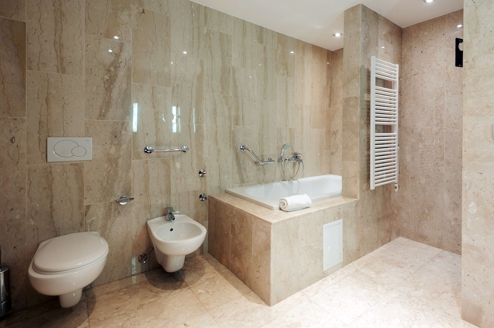 Radisson Hotel Astana 71/71