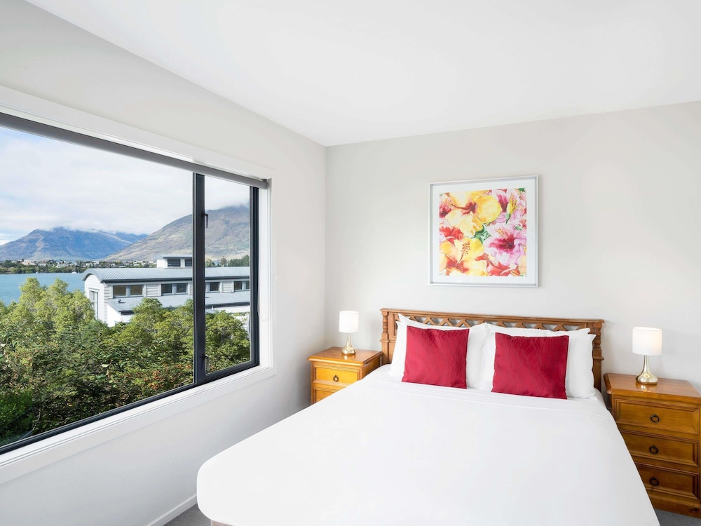 2 BEDROOMS, SUITE, LAKE VIEW, 2 BATHROOMS