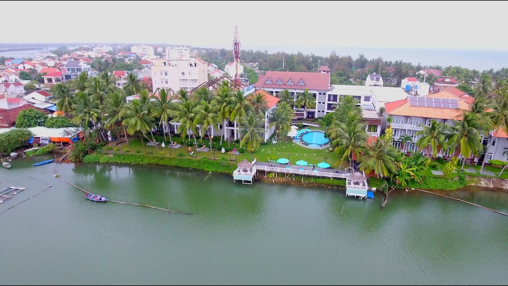 River Beach Resort and Residences 71/76
