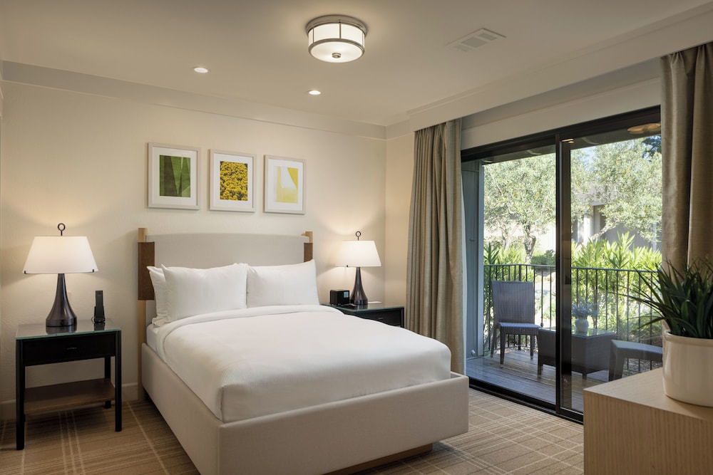 Creek, Oak, 2 Bedrooms, Premium, Suite, King and Queen Bed