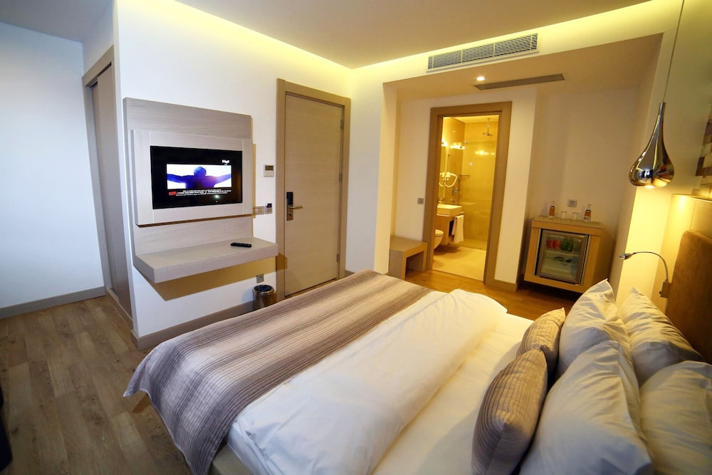 Costa Farilya Special Class Hotel 30/71
