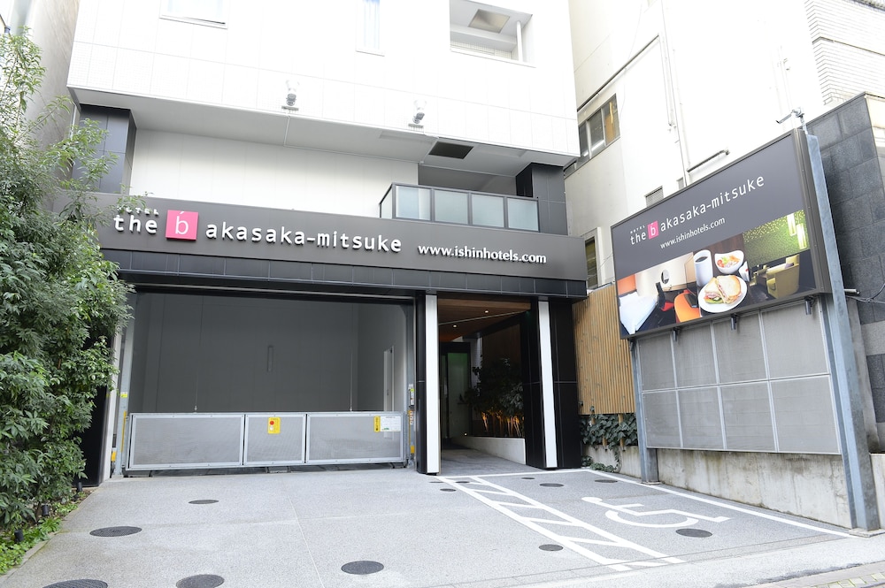 the b akasaka-mitsuke 51/60