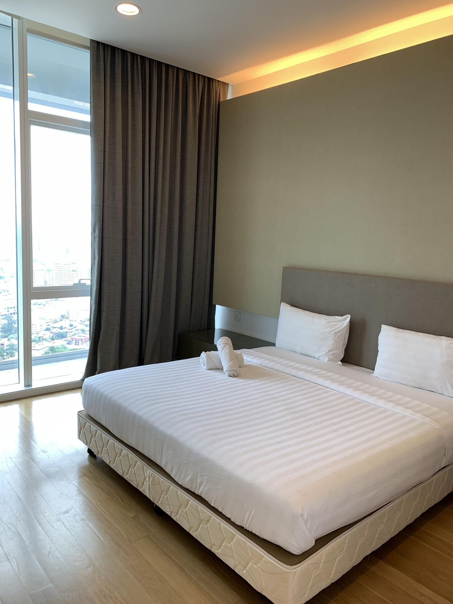 شقة سوبيريور بسرير كينج بغرفة نوم واحدة، Platinum Service Suite at The Face 3/5