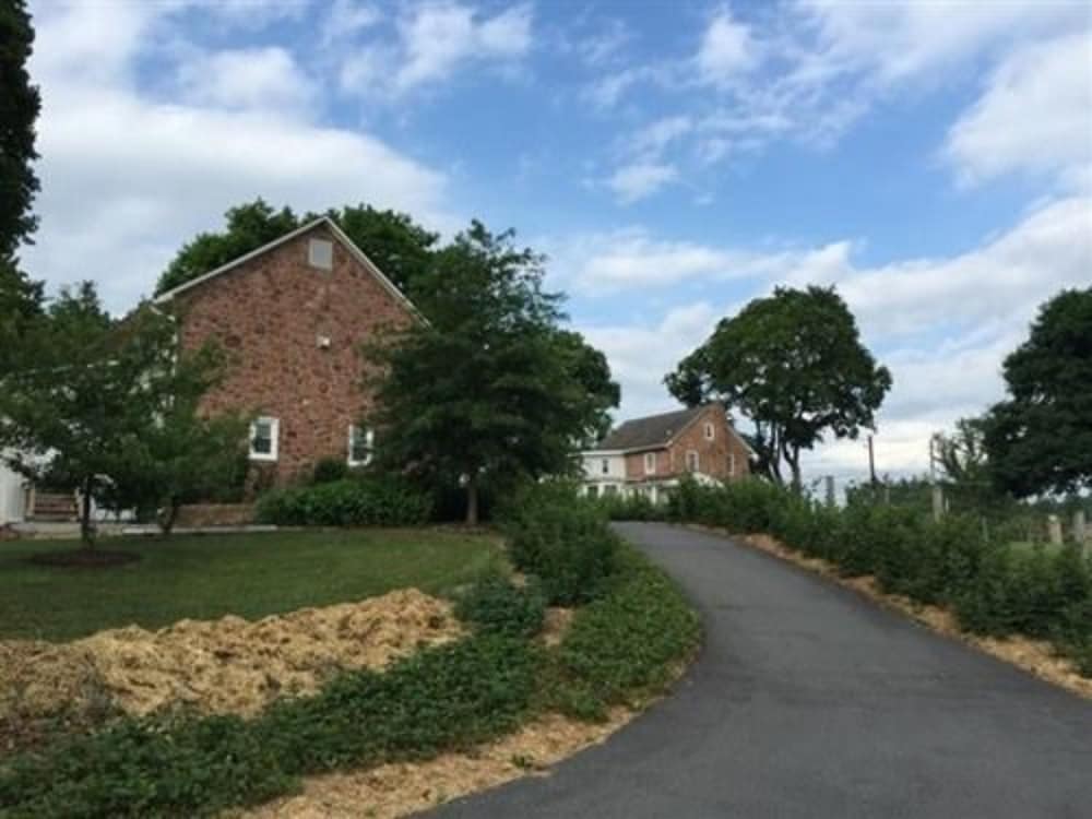 Frush Farm Bed & Breakfast 41/48