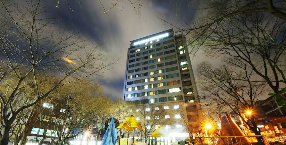 Hyundai Residence 3/62