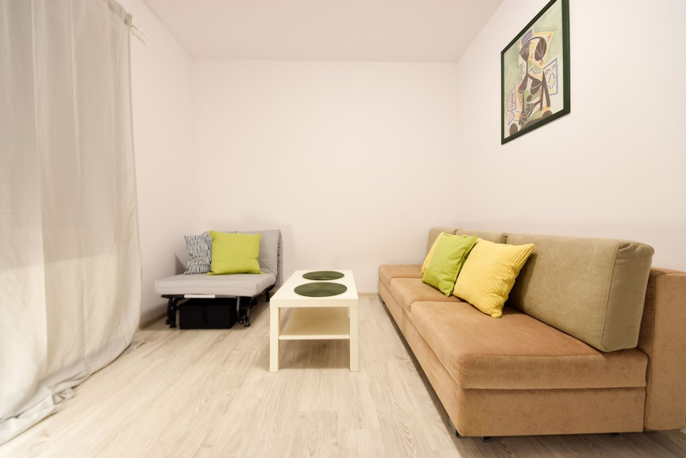 Shortstaypoland Srebrna (B36) 10/22