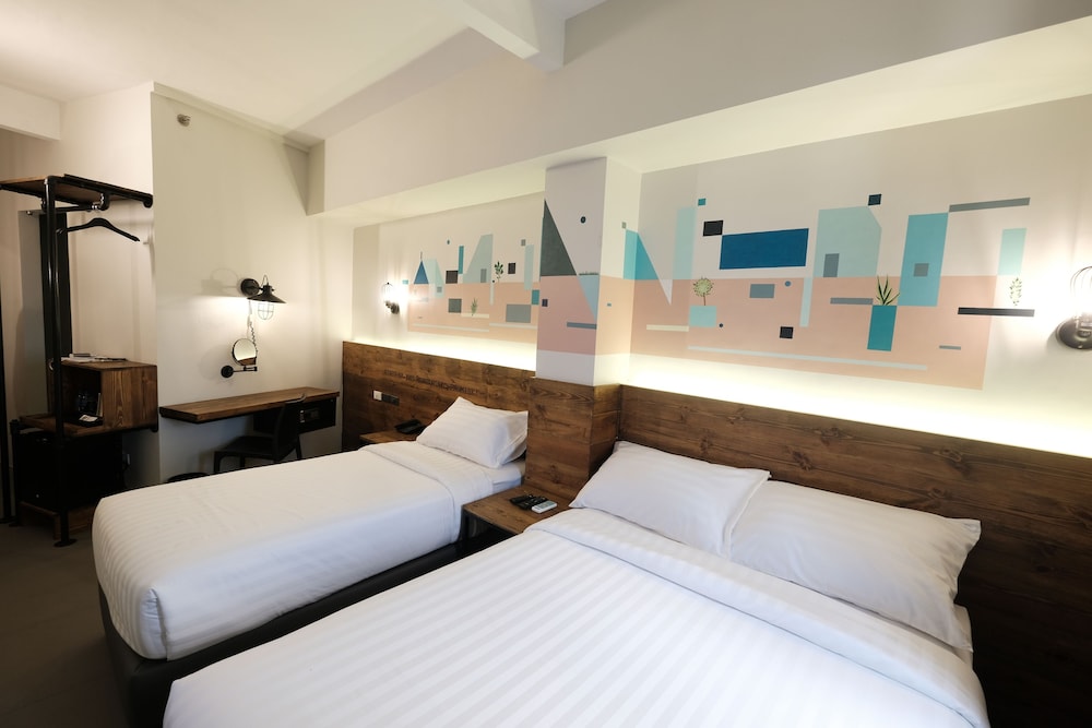 U Hotels Makati 27/56