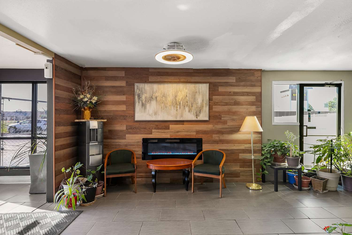 Americas Best Value Inn Lincoln Airport 4/32