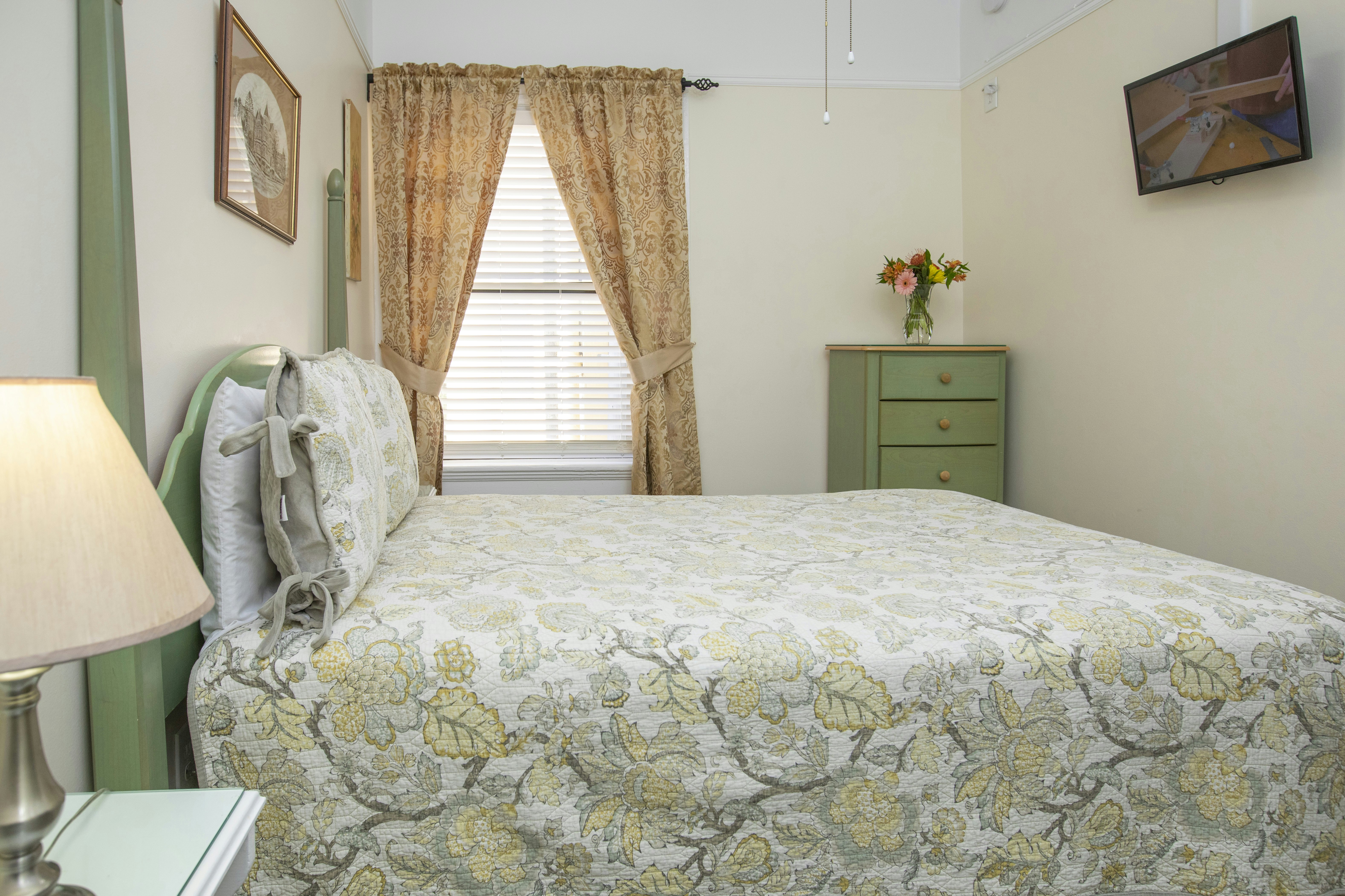 Hayes Valley Inn 37/71