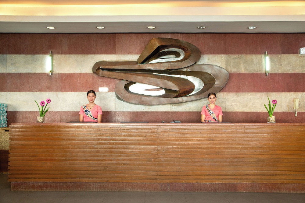 Crown Regency Beach Resort Boracay 14/75
