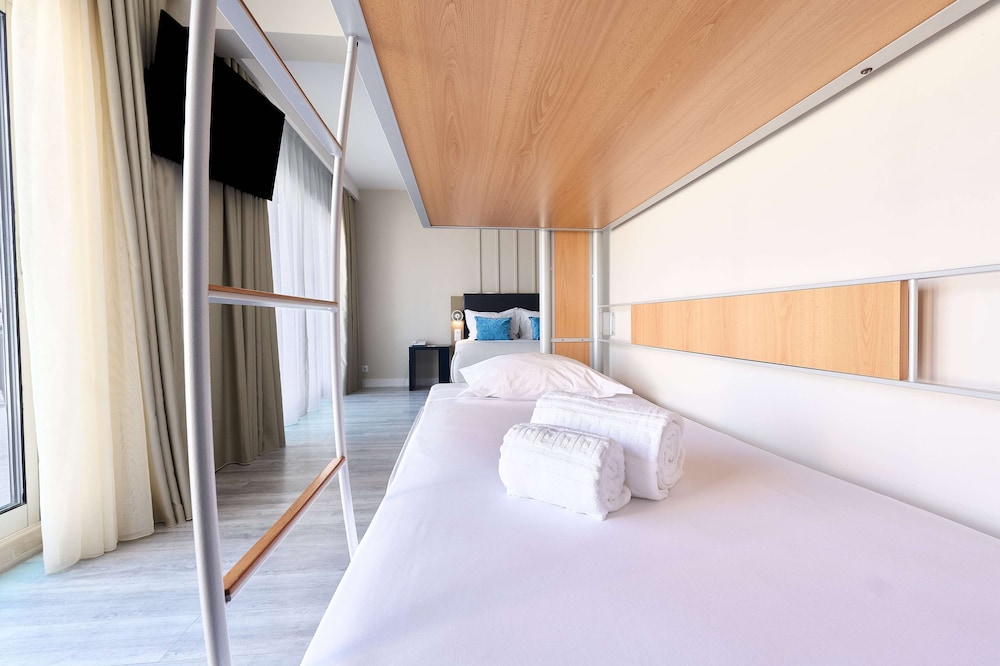 TRYP by Wyndham Lisboa Caparica Mar 16/49