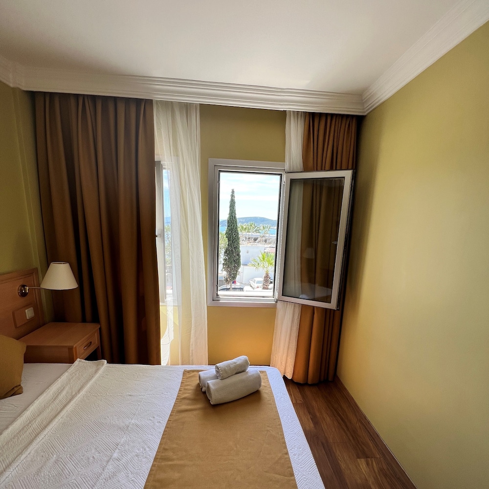 EXEN HOTEL 6/50