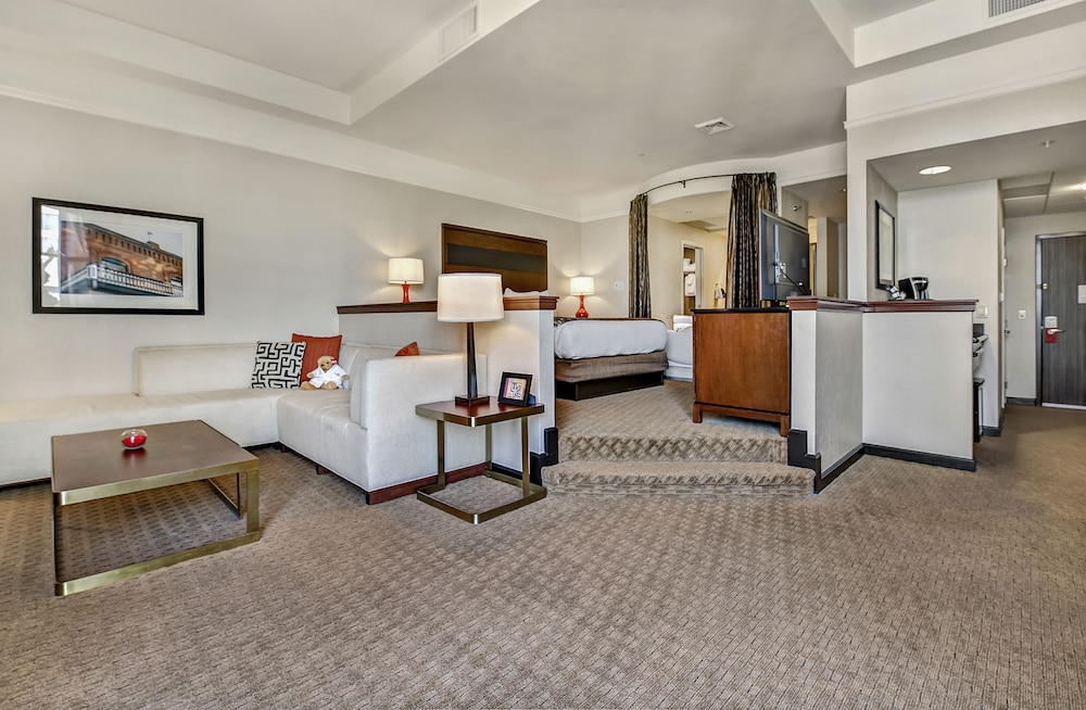 Hotel 43 45/60