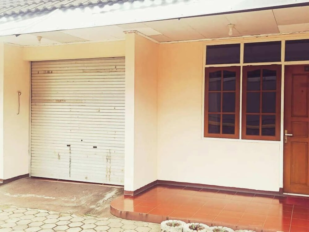 OYO 2495 Hotel Wijaya 3/50