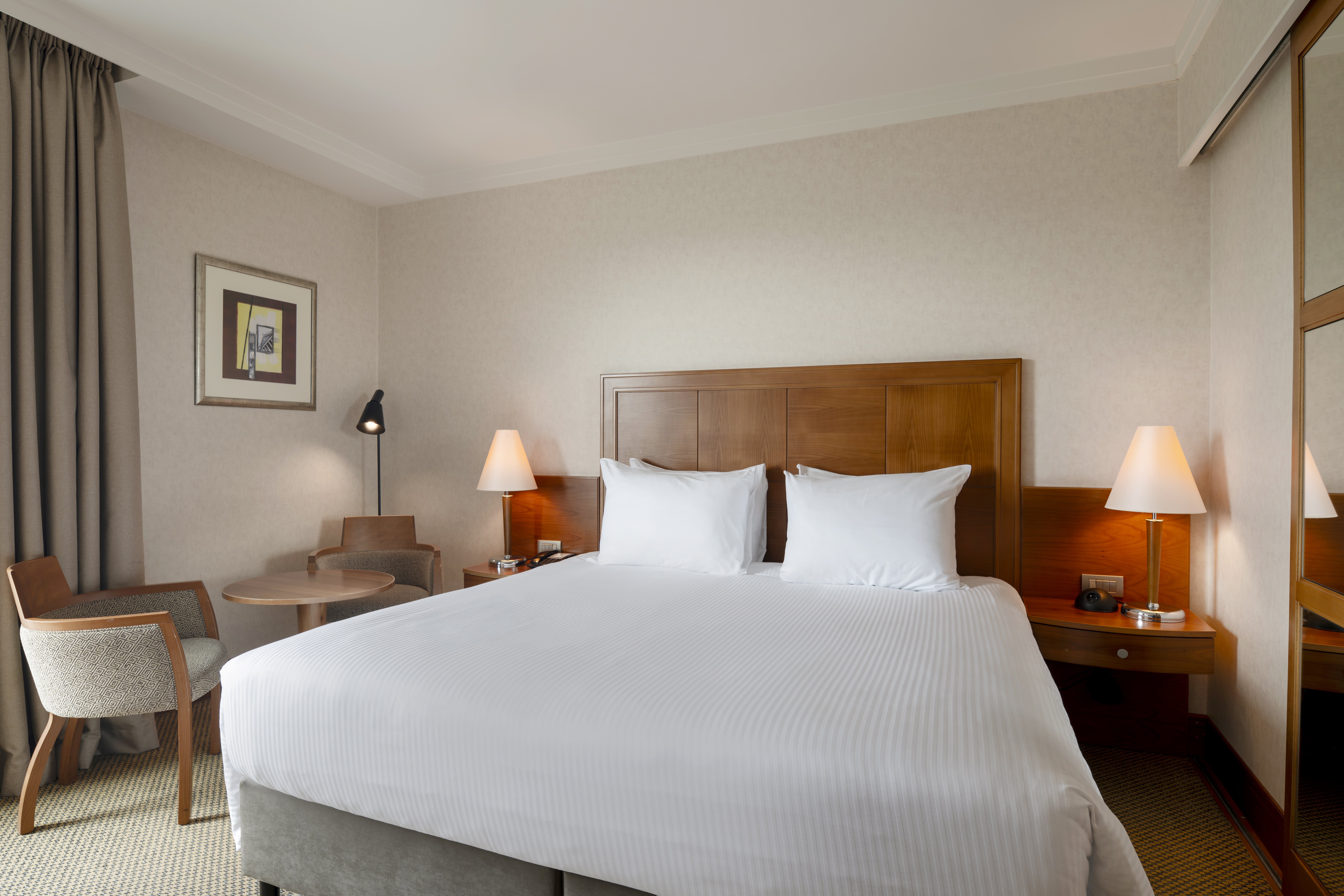 غرفة قياسية بسرير كينج، Crowne Plaza Brussels Airport 2/8