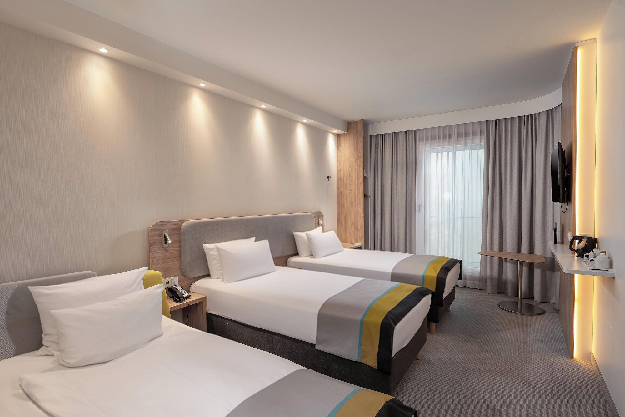 Standard, Multiple Beds, Corner