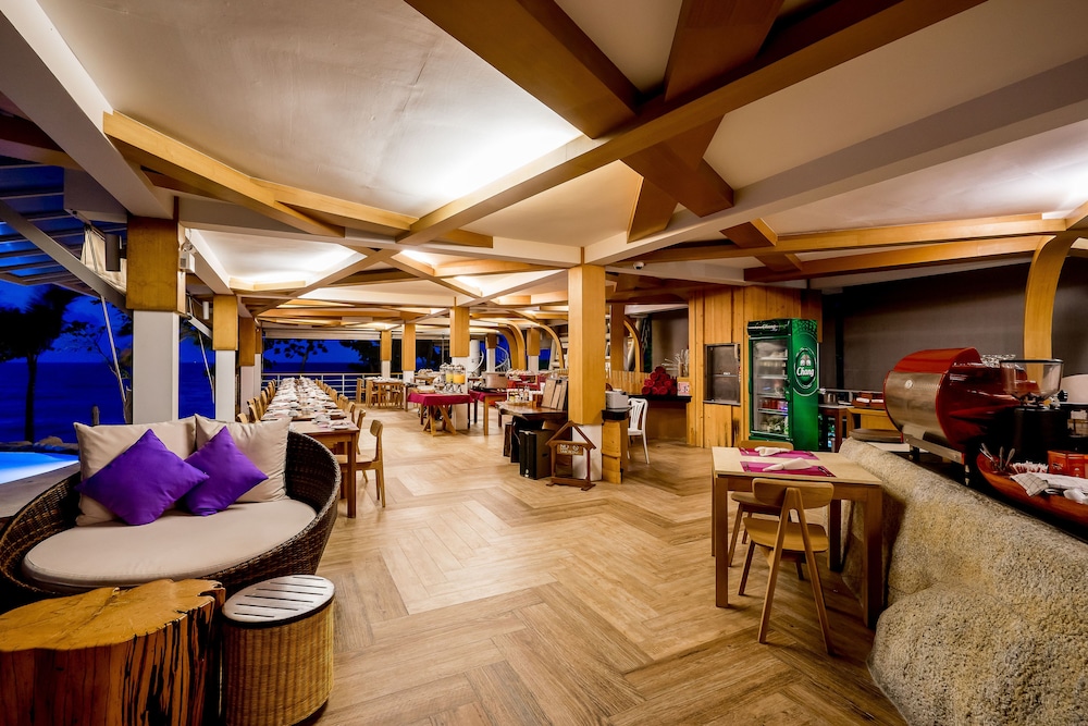 White Sand Samui Resort 30/50