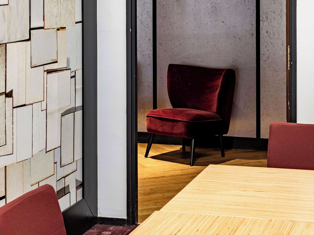 NOVOTEL BEAUNE 45/73