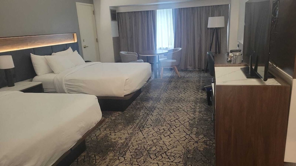 The Plaza Hotel Columbus at Capital Square 9/50