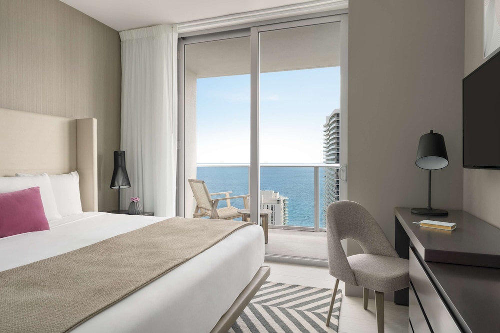 Hyde Beach House 21/63