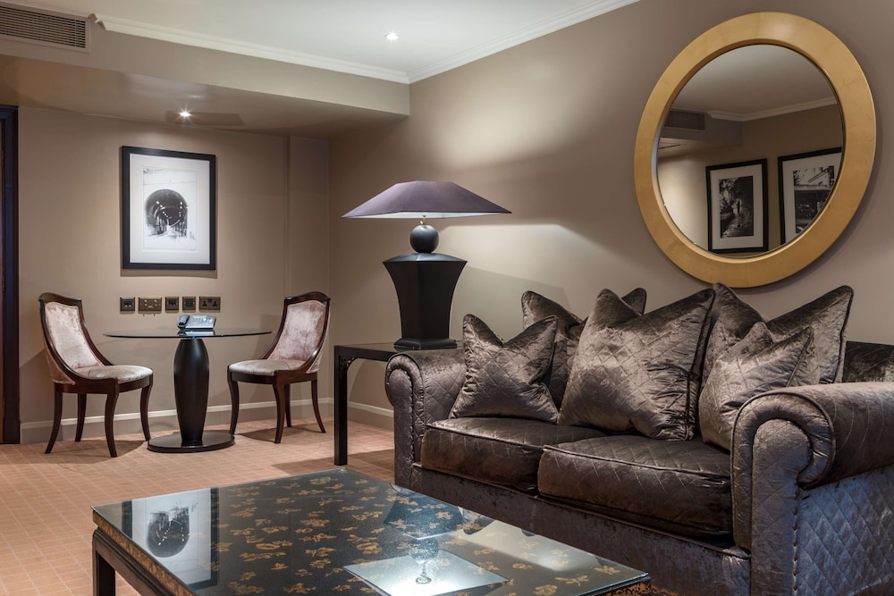 Radisson Blu Hotel, London Heathrow 37/55