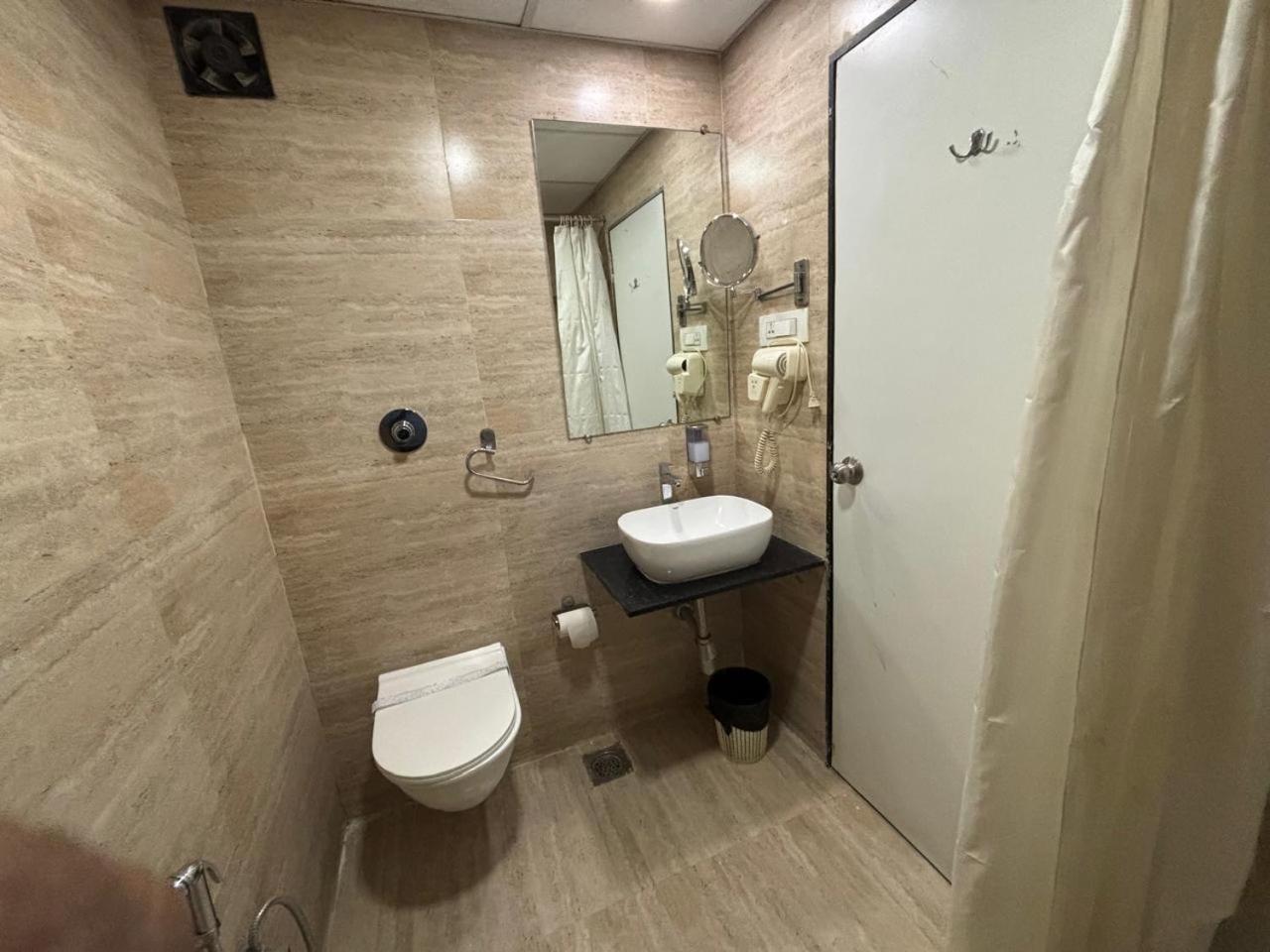 Hotel Grace Galaxy 28/32