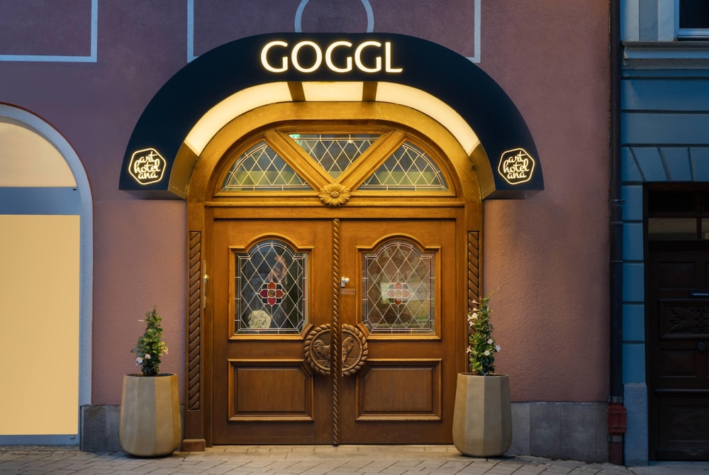 ANA Goggl, Trademark Collection by Wyndham 9/50