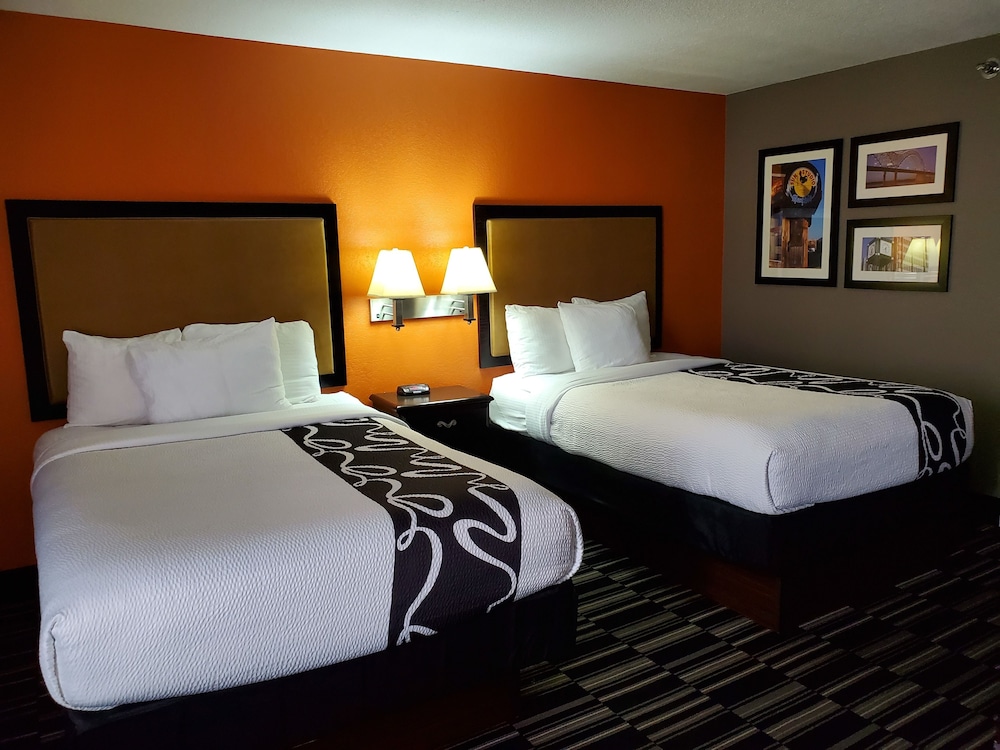 La Quinta Inn & Suites by Wyndham Memphis Airport Graceland 11/71