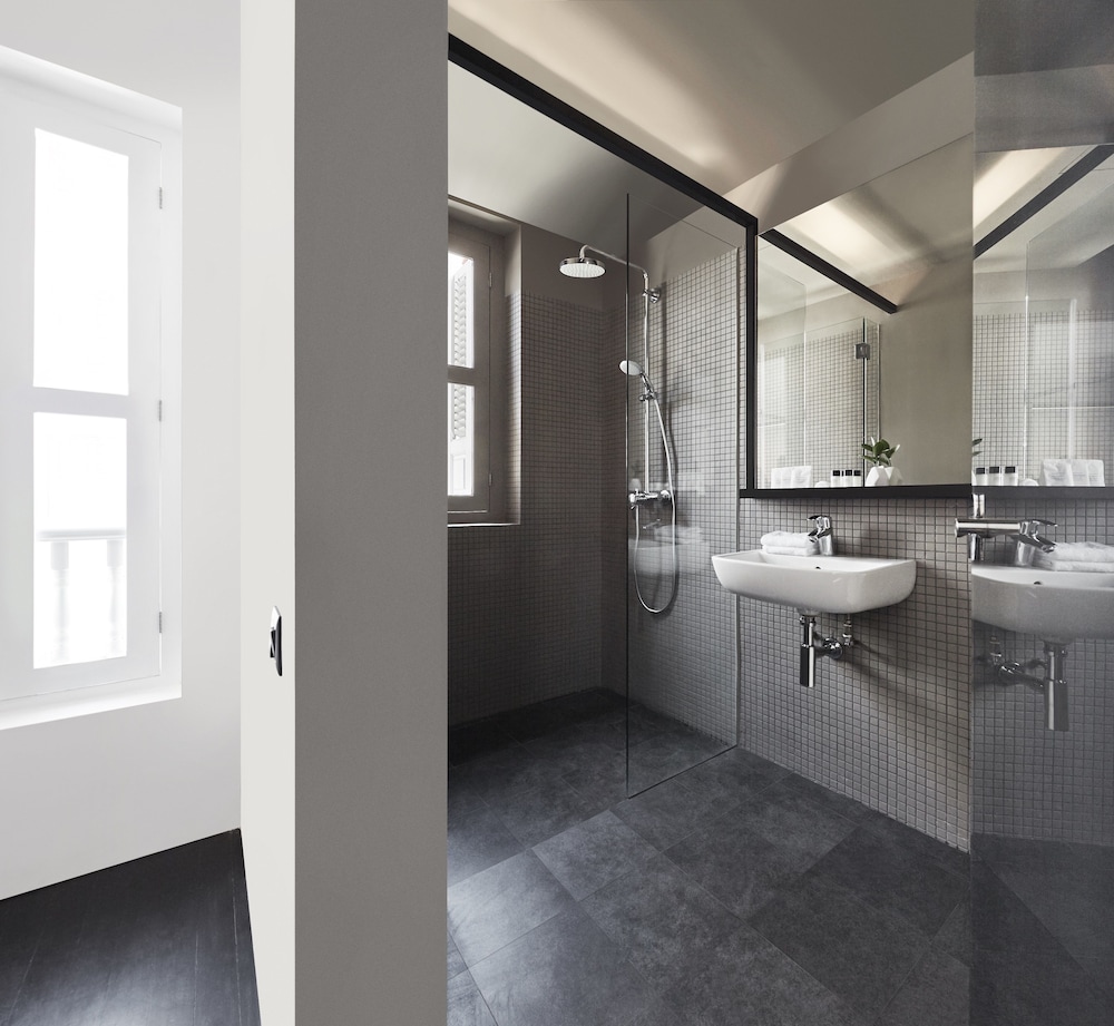 Hotel Mono 48/54