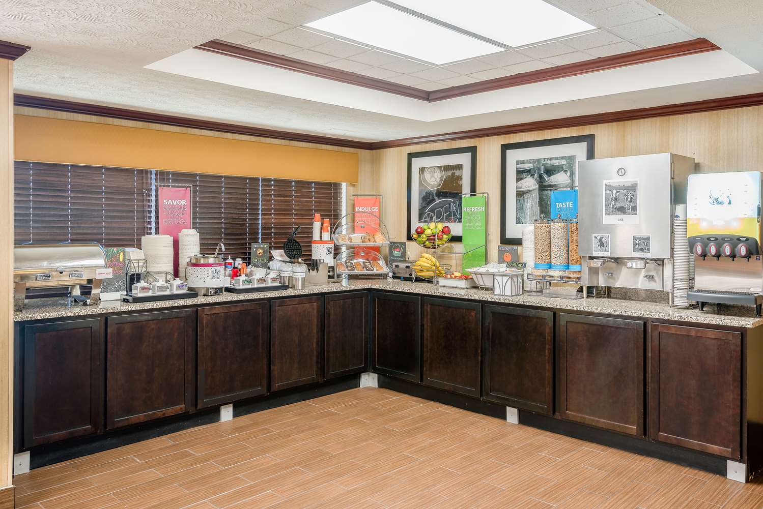 restaurant cafeteria