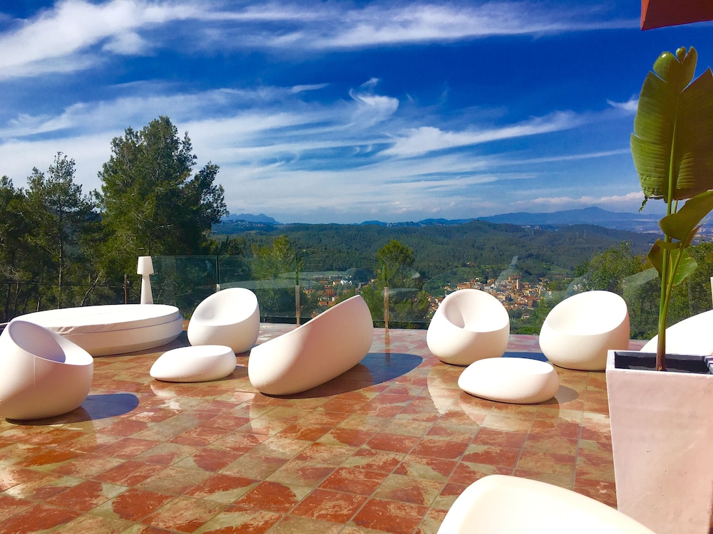 Hotel Petit Mirador 65/66