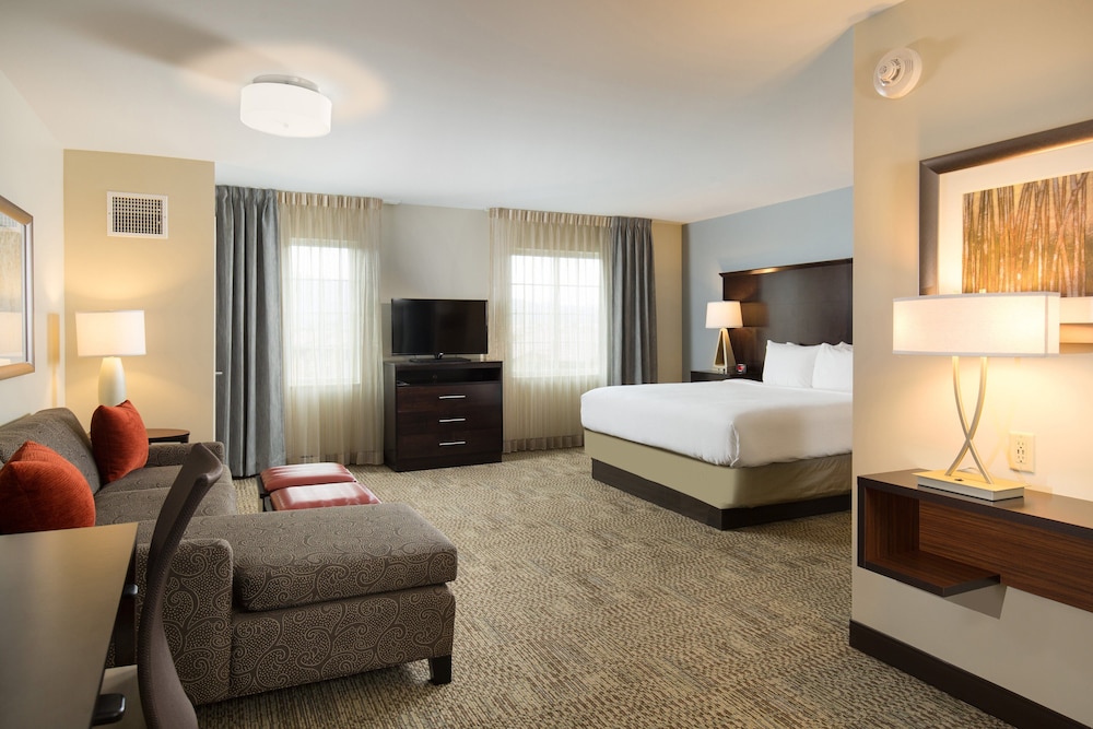 Studio, Suite, King Bed, Kitchen, Accessible