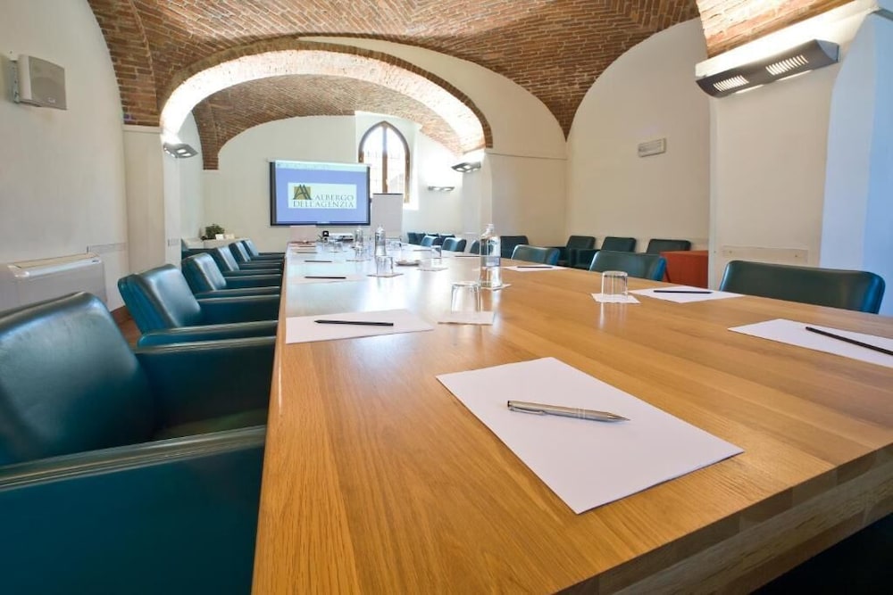 Albergo dell Agenzia 56/76
