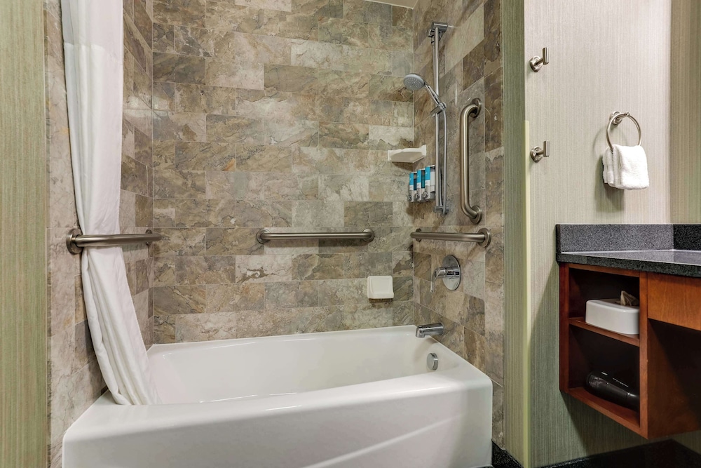 Drury Inn and Suites Phoenix Chandler Fashion Center 50/50