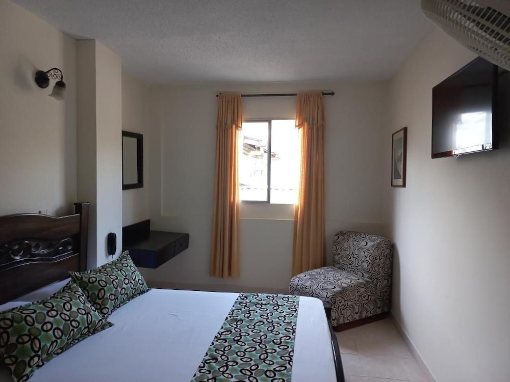 Hotel Los Tunjos 38/56
