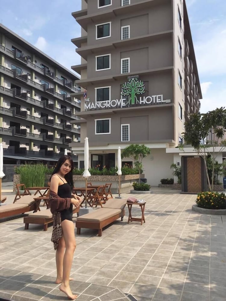 The Mangrove Hotel 47/51