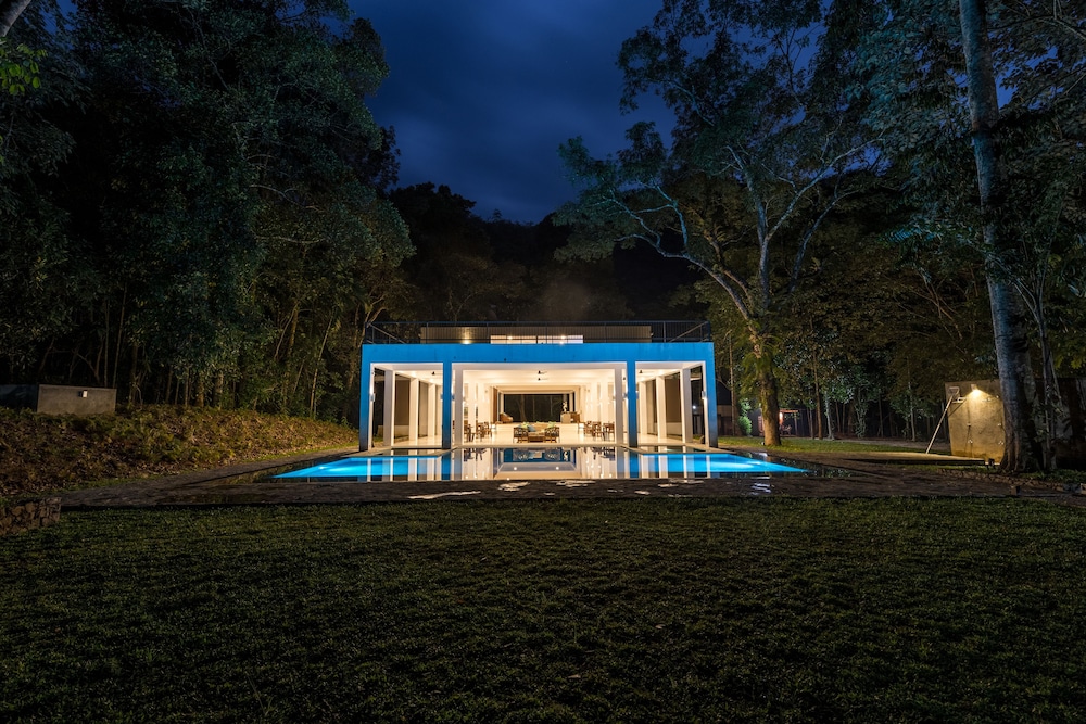 Palmstone Retreat 38/42