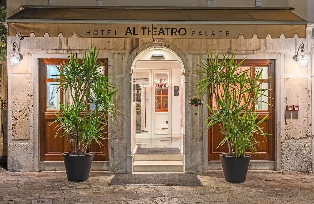Al Theatro Palace 1/58