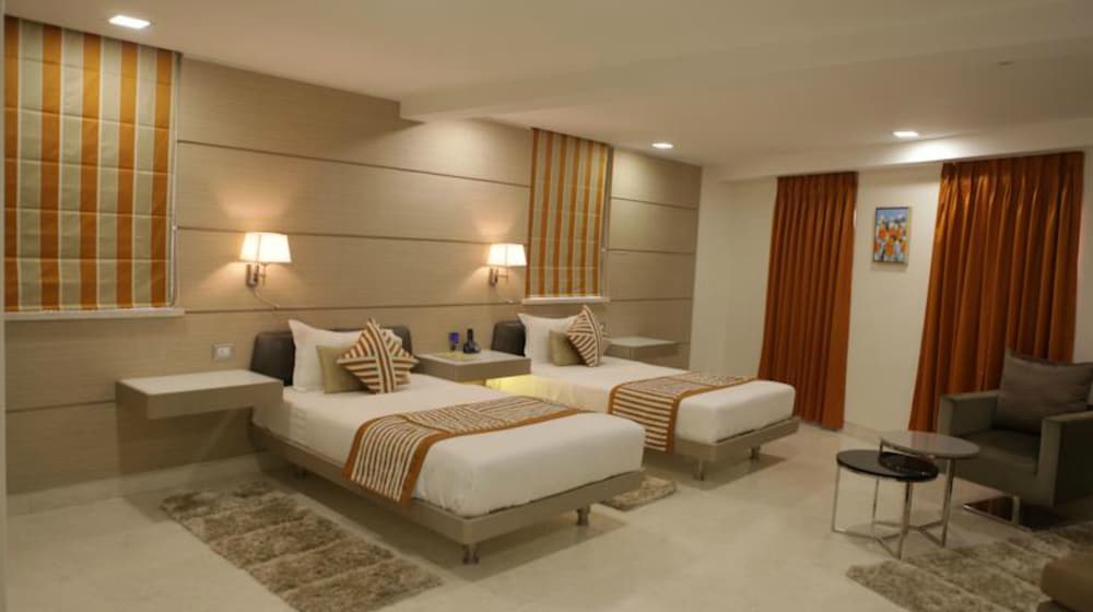 Residency Fort 18/56