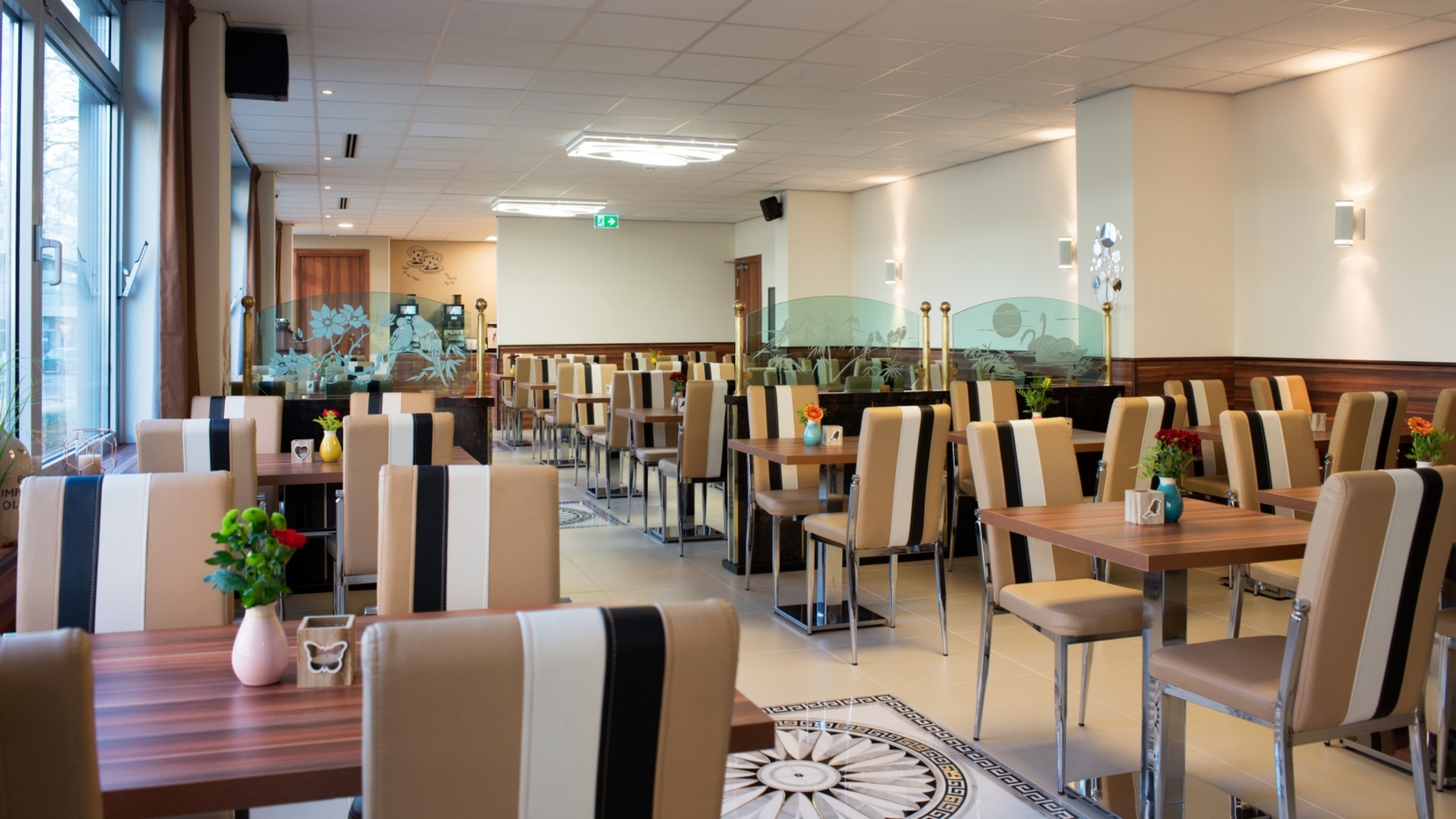 HOTEL KING'S COURT 13/19
