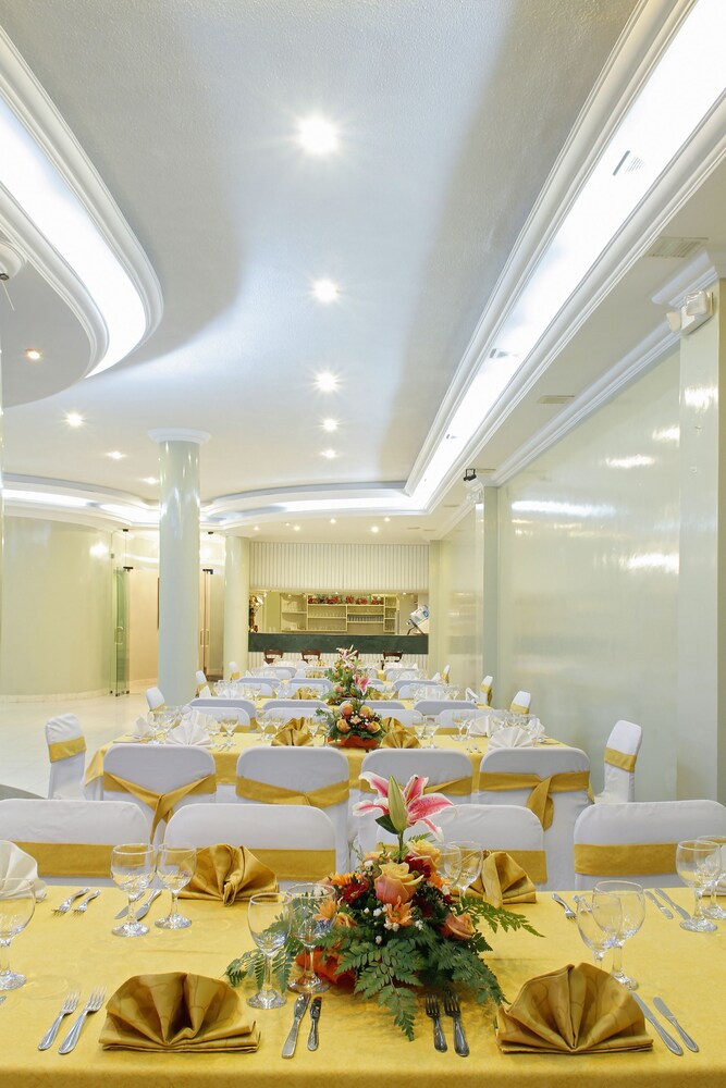 Hotel Yanuncay 30/38