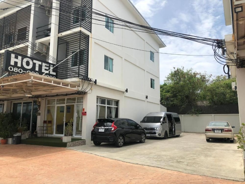 Day II Hotel 17/21