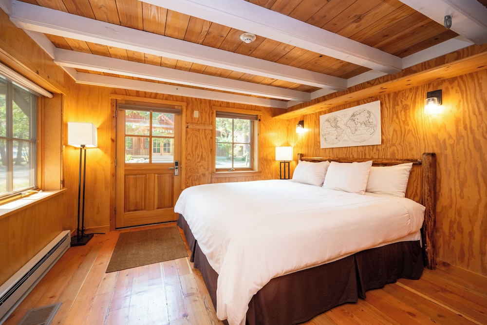 Sleeping Lady Mountain Resort 18/77
