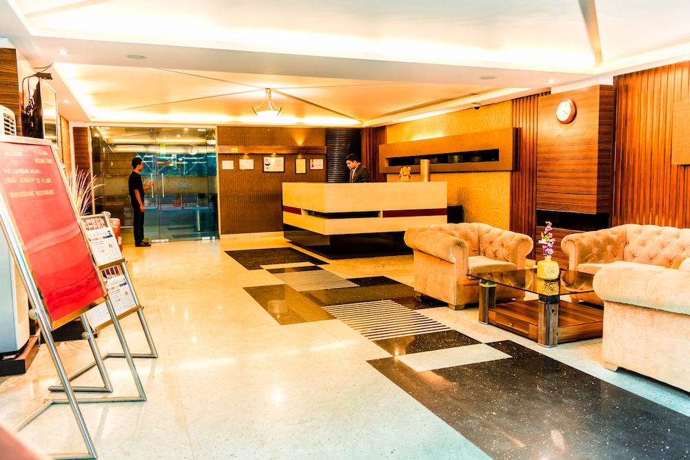 The Contour Hotel 15/17