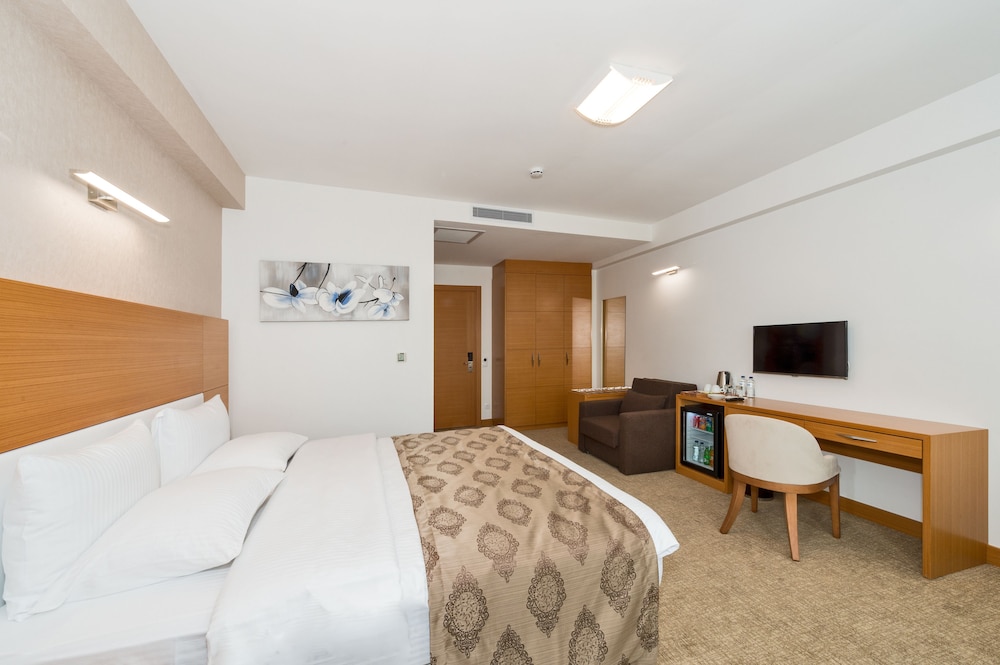 MIEN SUITES 11/29