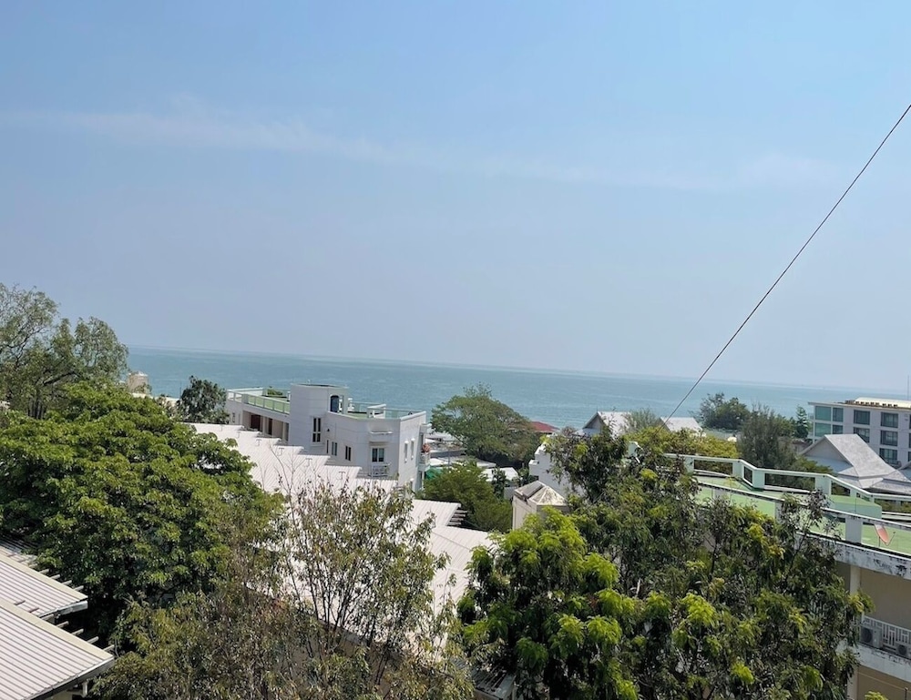 Chom View Hotel Hua Hin in HUA HIN - CHA-AM